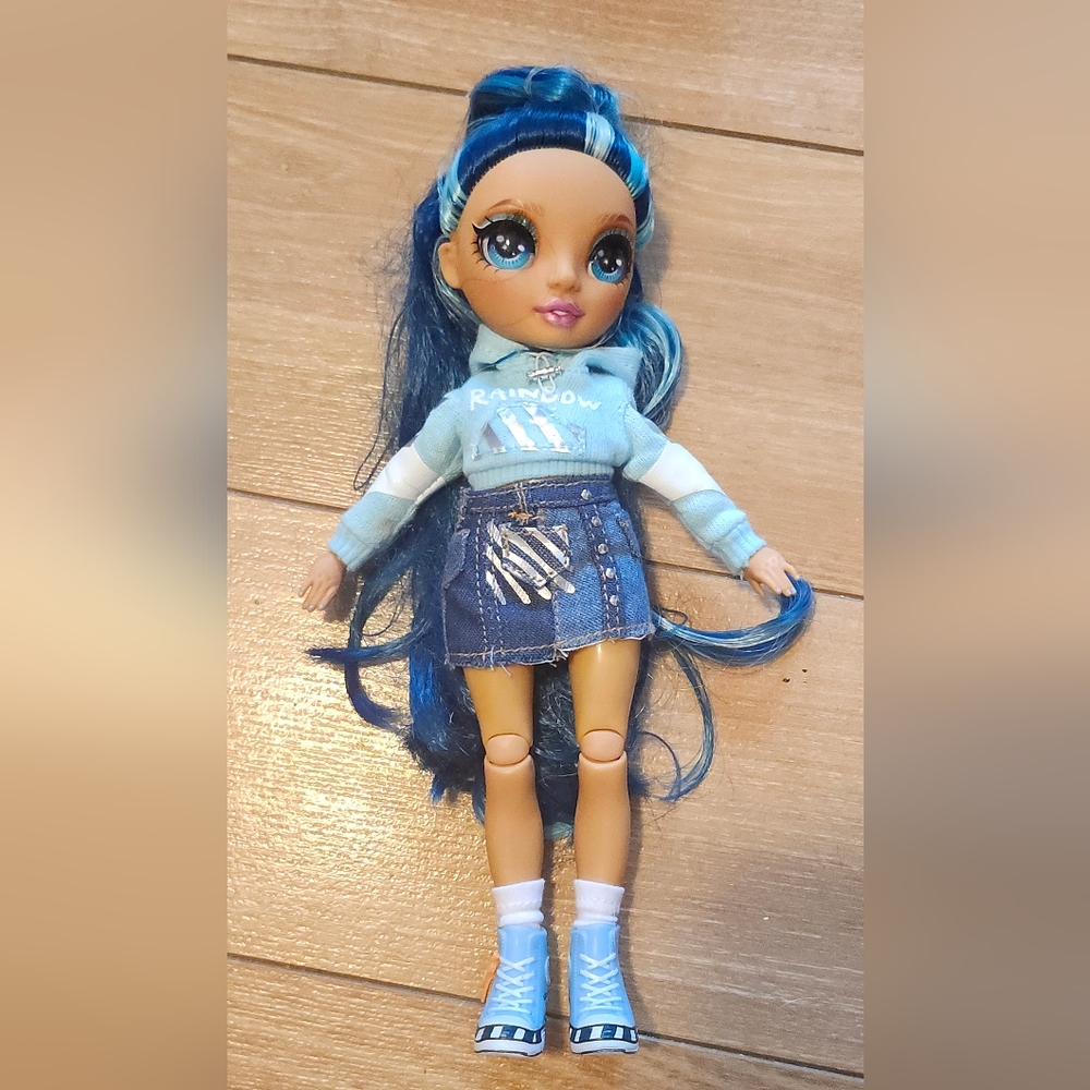 Rainbow High Junior Skylar Doll